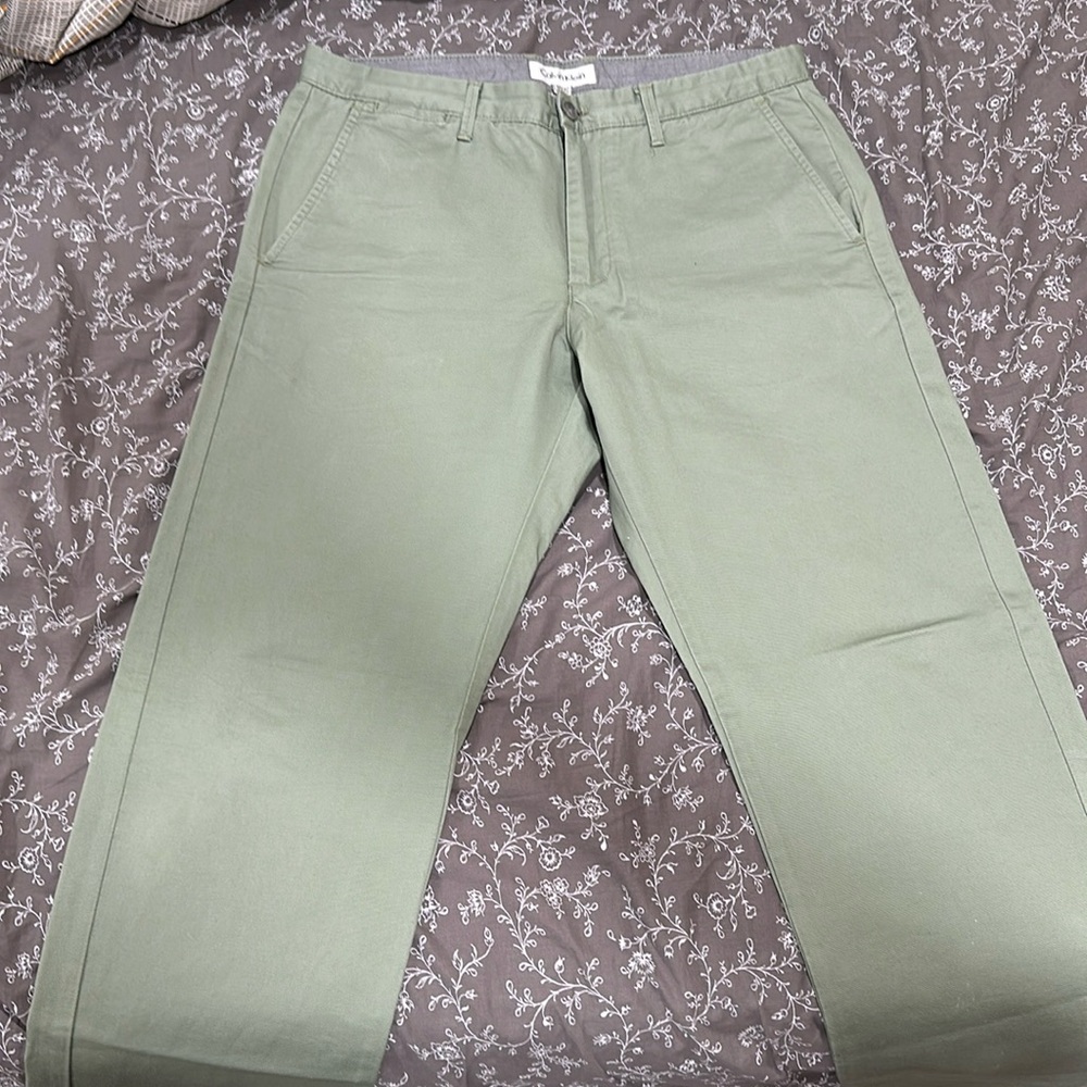 Men’s Calvin Klein khaki style dress pants 32x32